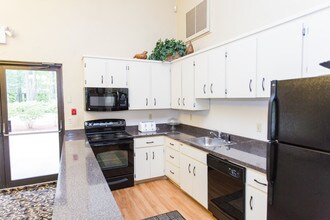 Royal Crest Nashua in Nashua, NH - Building Photo - Building Photo