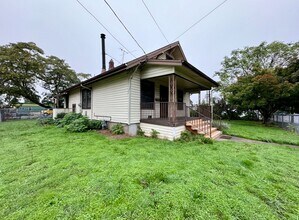 8105 SE Alder St in Portland, OR - Building Photo - Building Photo