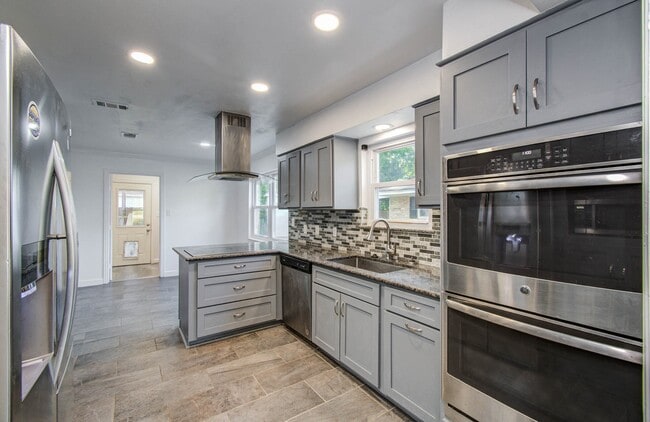 674 Ravensworth Dr in Conroe, TX - Building Photo - Building Photo