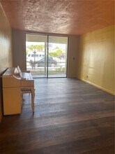 2861 Somerset Dr in Lauderdale Lakes, FL - Building Photo - Building Photo