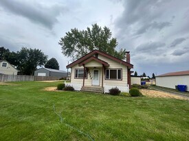 16923 E 4th Ave in Spokane Valley, WA - Building Photo