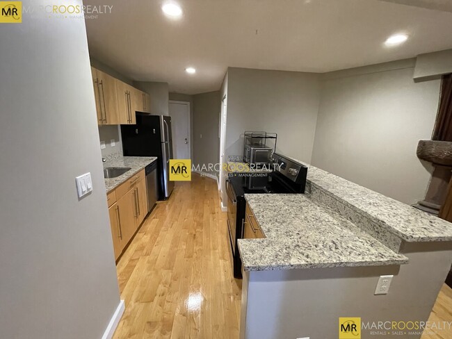 20 Bow St, Unit 16 in Somerville, MA - Foto de edificio - Building Photo