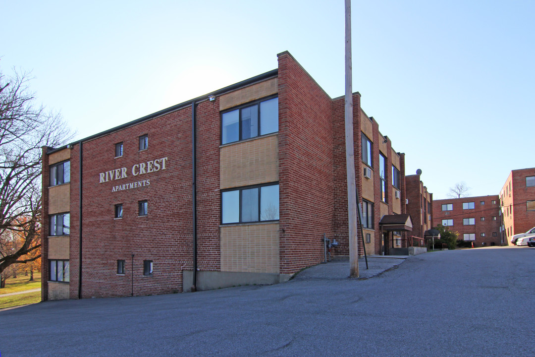 River Crest Apartments in St. Louis, MO - Building Photo