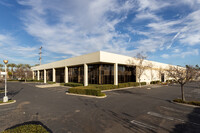 The James in Irvine, CA - Foto de edificio - Building Photo