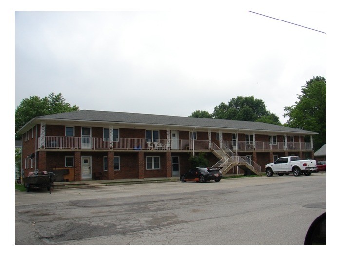 209 W 3rd Street Apartments in Hardinsburg, KY - Building Photo