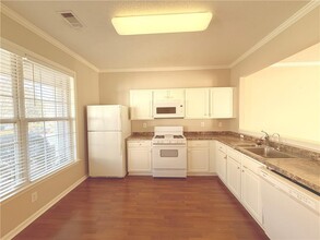 40 Highoak Dr in Marietta, GA - Foto de edificio - Building Photo