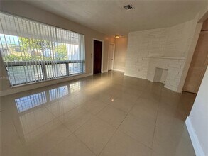 7654 Indigo St in Miramar, FL - Building Photo - Building Photo