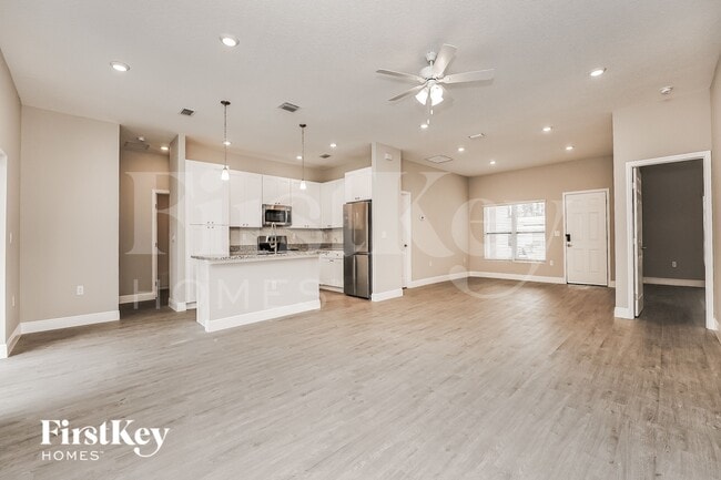 1282 Amelia Ave SW in Palm Bay, FL - Foto de edificio - Building Photo