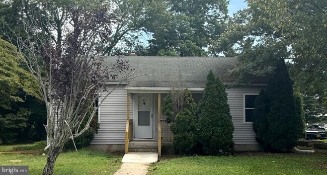 property at 35 Oakland St