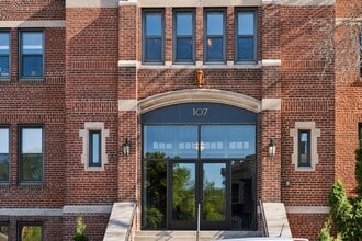 107 Chestnut St E, Unit 212 in Stillwater, MN - Building Photo - Building Photo