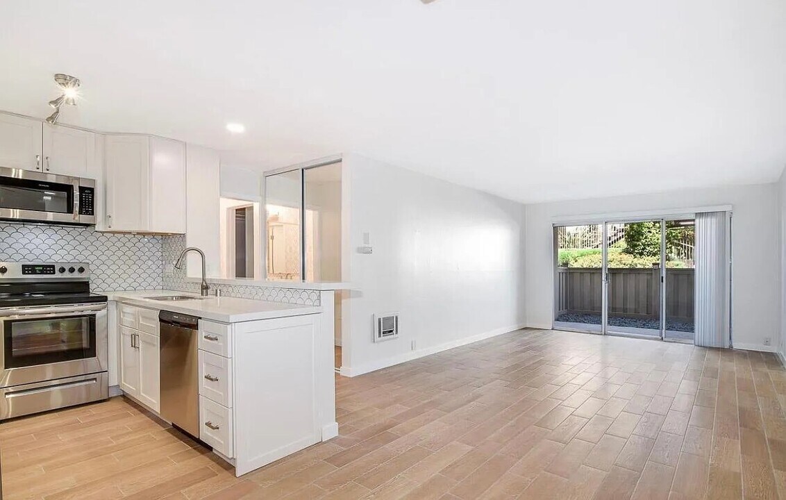 4600 Lamont St, Unit 4-122 in San Diego, CA - Foto de edificio