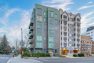 3219 Wisconsin Ave in Washington, DC - Building Photo - Building Photo