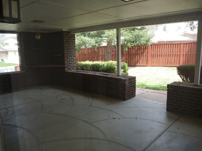 9280 Tennyson St in Westminster, CO - Foto de edificio - Building Photo