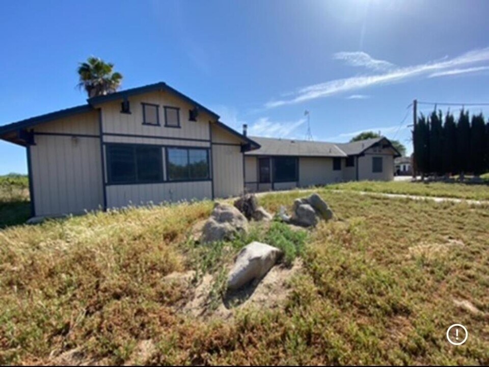 21254 Ave 7 in Madera, CA - Building Photo