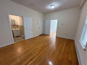 16 Chelsea St, Unit #1 in Boston, MA - Building Photo - Building Photo