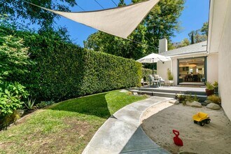 5163 Don Pio Dr in Los Angeles, CA - Building Photo - Building Photo