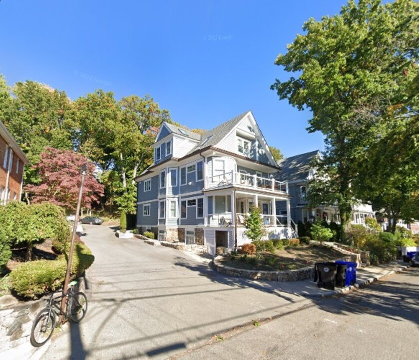 119 Westbourne Ter, Unit 1 in Brookline, MA - Building Photo