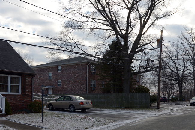 1 Talbot St in North Providence, RI - Foto de edificio - Building Photo