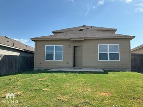 4129 Asher Alley in Saint Hedwig, TX - Building Photo - Building Photo