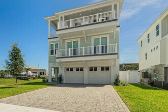 105 8th St in St. Augustine, FL - Building Photo - Building Photo