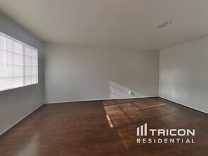 325 Ladera Dr in Vallejo, CA - Building Photo - Building Photo