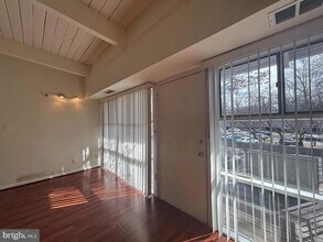 7734 Donnybrook Ct-Unit -208 in Annandale, VA - Building Photo - Building Photo
