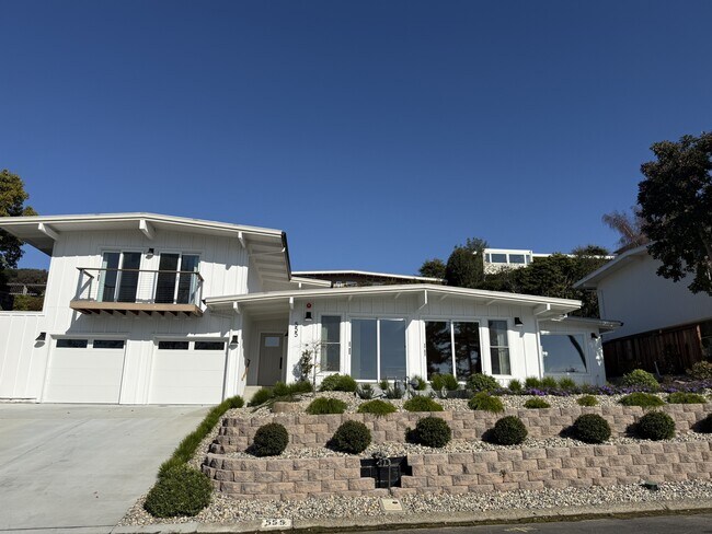 555 Virginia Dr in Tiburon, CA - Building Photo - Building Photo
