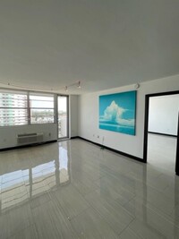 5313 Collins Ave photo'