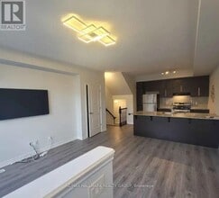567 Ozawa Private in Ottawa, ON - Building Photo - Building Photo