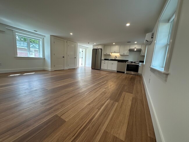 61 Old Amherst Rd, Unit 2 in Sunderland, MA - Building Photo - Building Photo