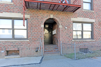 21-23 27th St in Long Island City, NY - Building Photo - Building Photo