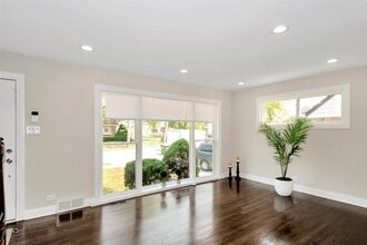 2055 Downey Rd in Homewood, IL - Building Photo - Building Photo