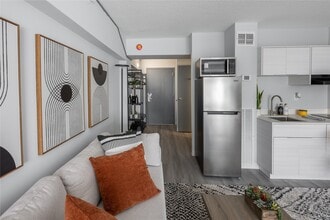 16 W 10th St in Erie, PA - Building Photo - Building Photo