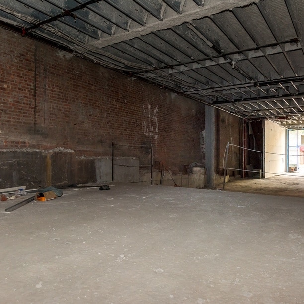 146 Meserole St in Brooklyn, NY - Foto de edificio - Building Photo