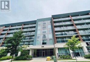 308 Lester St in Waterloo, ON - Building Photo