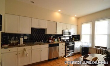 30 Circuit St, Unit 3 in Boston, MA - Foto de edificio - Building Photo