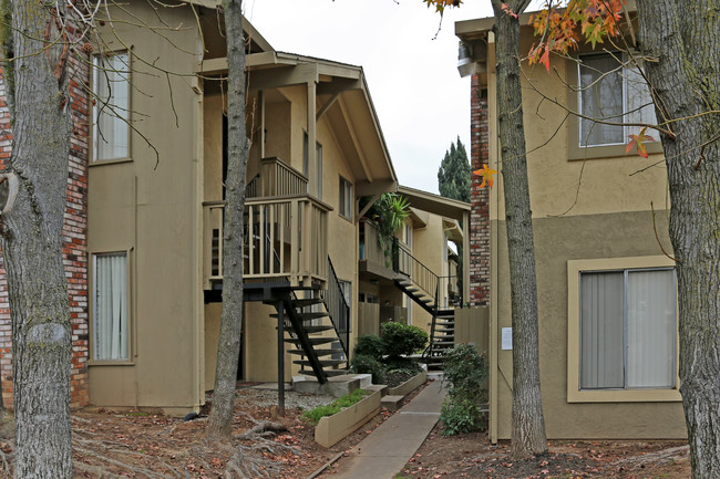 Park Place Apartments in Carmichael, CA - Building Photo - Building Photo