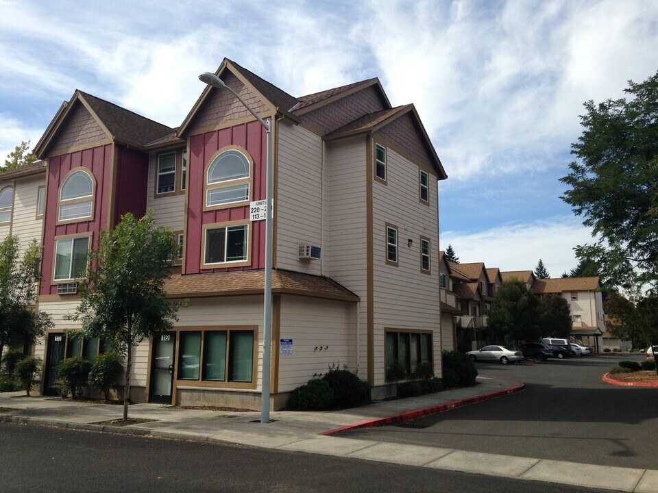 123 NE 172nd Ave in Portland, OR - Foto de edificio