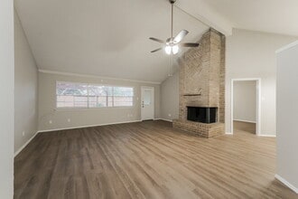 2406 Heathergold Dr in Houston, TX - Building Photo - Building Photo