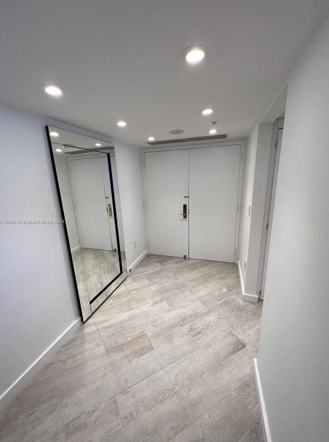 6301 Collins Ave in Miami Beach, FL - Building Photo - Building Photo