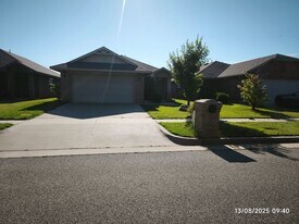 5710 Clearwater Dr in Oklahoma City, OK - Building Photo