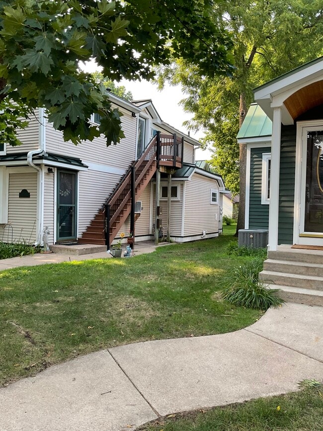 2121 Cameron Ave, Unit 2121