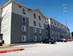 Extended Stay Select Suites - Bentonville in Bentonville, AR - Building Photo - Building Photo