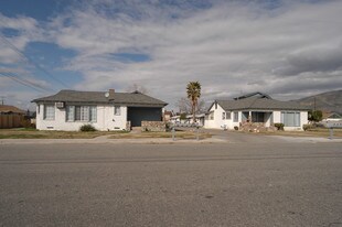 160 N Wateka St in San Jacinto, CA - Building Photo