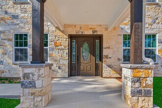 10594 Rustling Oaks Dr in Conroe, TX - Building Photo - Building Photo