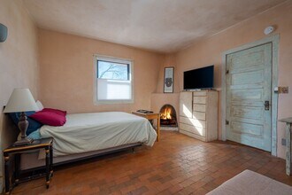 217 W Houghton St in Santa Fe, NM - Building Photo - Building Photo