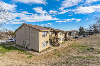 Cedar Ridge Apartments in Sand Springs, OK - Foto de edificio - Building Photo