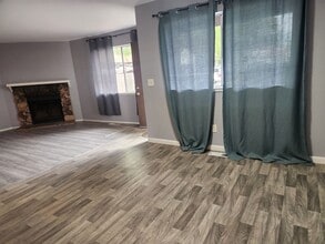 701 Blair Pl in Santa Rosa, CA - Building Photo - Building Photo