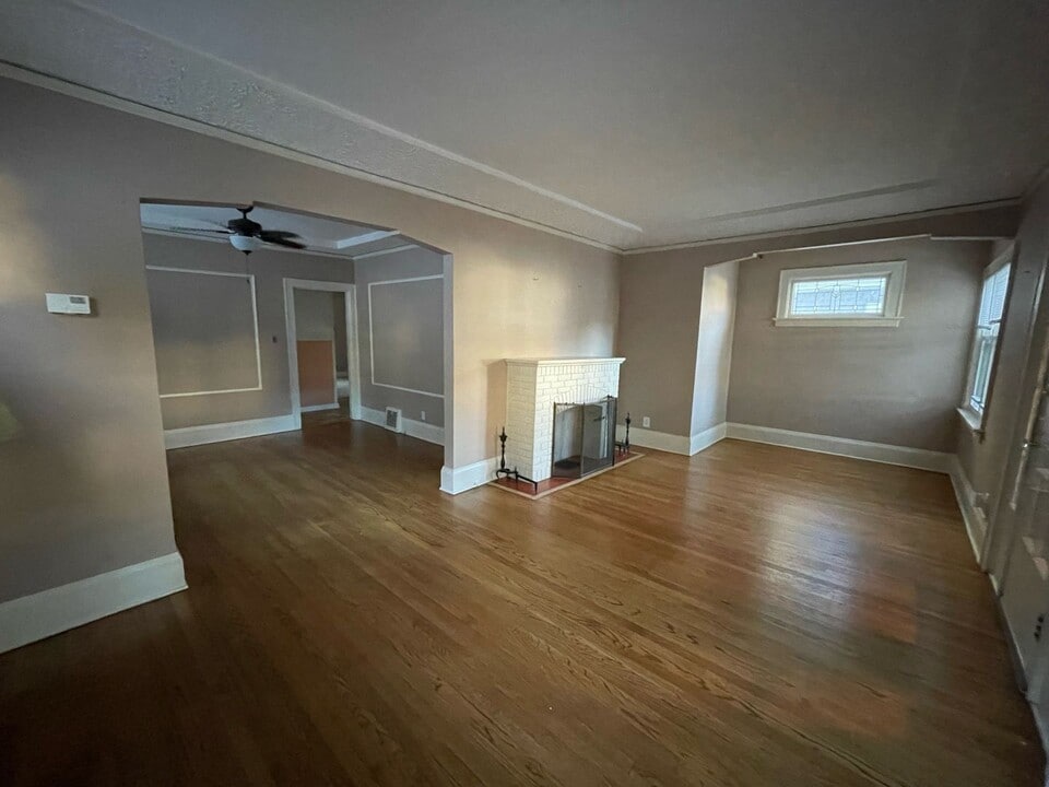 1317 N 57th St in Milwaukee, WI - Building Photo