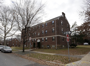 Dunmanway Apartments in Dundalk, MD - Foto de edificio - Building Photo